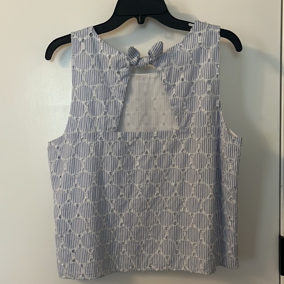 Banana Republic eyelet tank - Picture 2 of 3